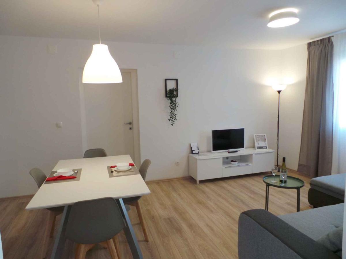 Apartments In Njivice/Insel Krk 34038 Extérieur photo