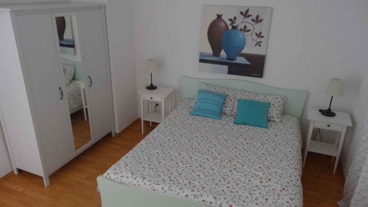 Apartments In Njivice/Insel Krk 34038 Extérieur photo